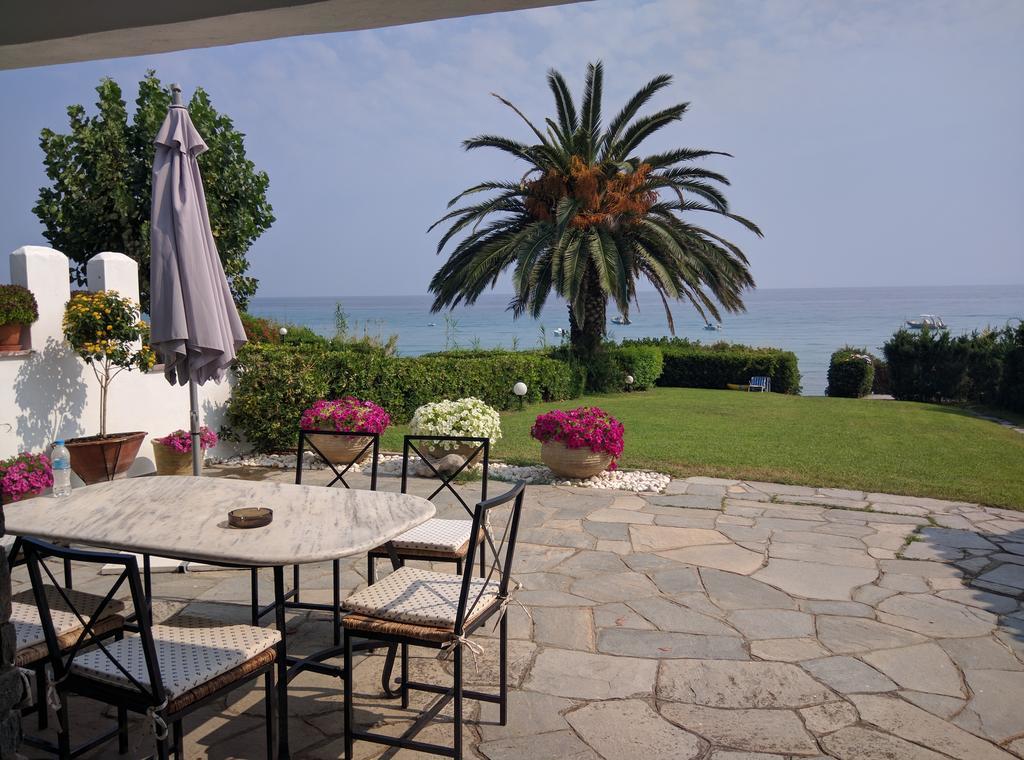 Beach Front Chanioti 폴리크로노 외부 사진